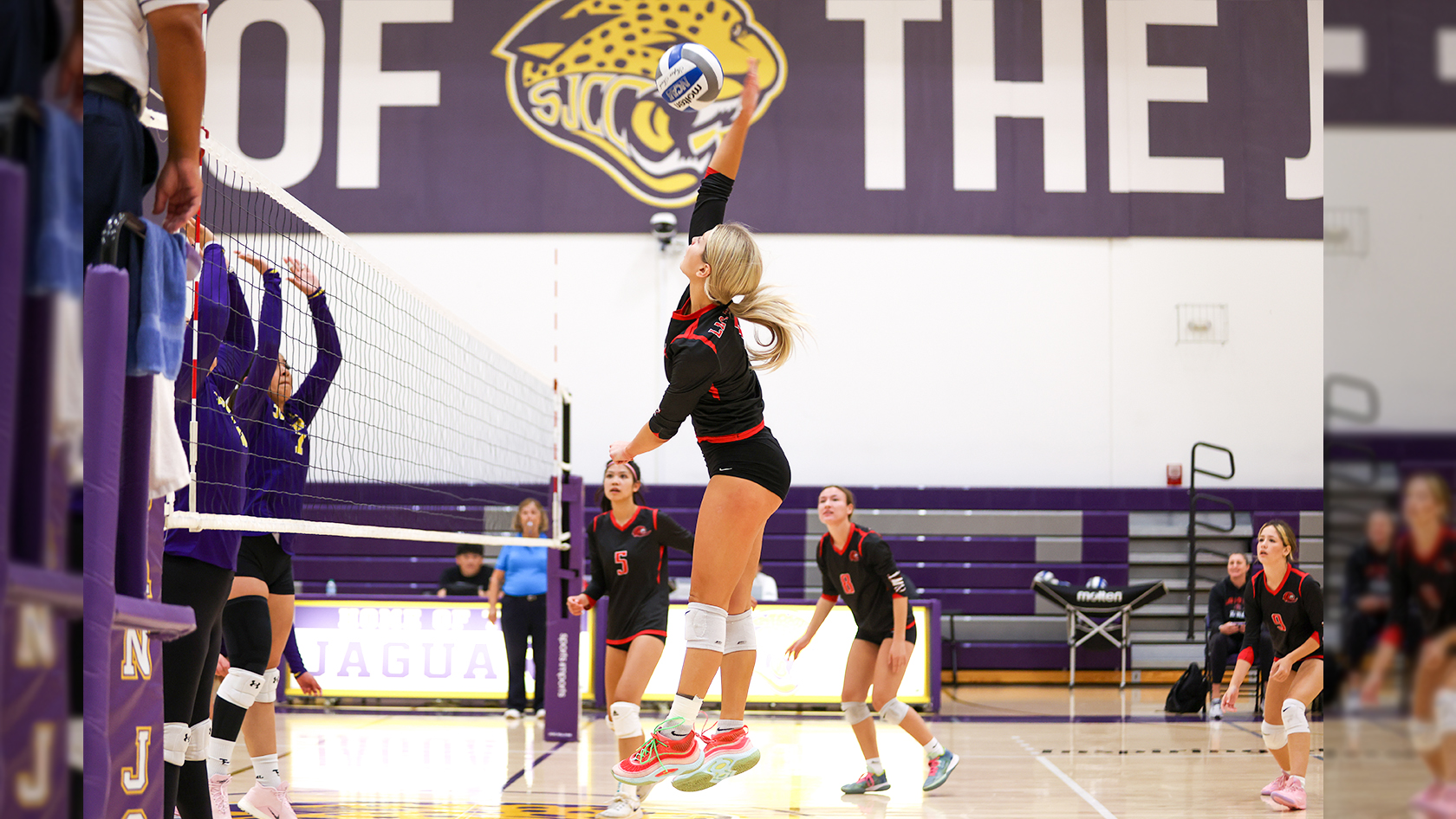 Maddie Huddleston terminates the ball